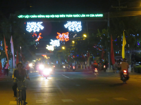 Làm Đường Hoa Tết