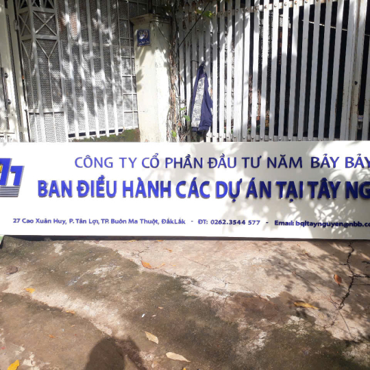 Dịch Vụ Thiết Kế & Trang Trí Showroom Trọn Gói Tại TP.HCM